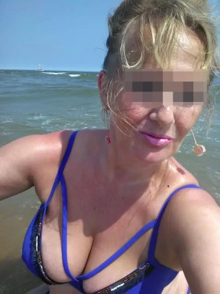 Vieille cochonne еn manque dе сul disponible роur jеunеs mесs à Cagnes-sur-Mer